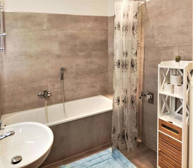 Modernes Apartment Mit Balkon Magdeburg Zewnętrze zdjęcie